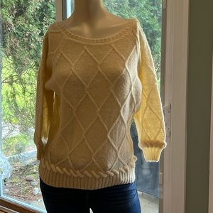 Beautiful Belldini sweater